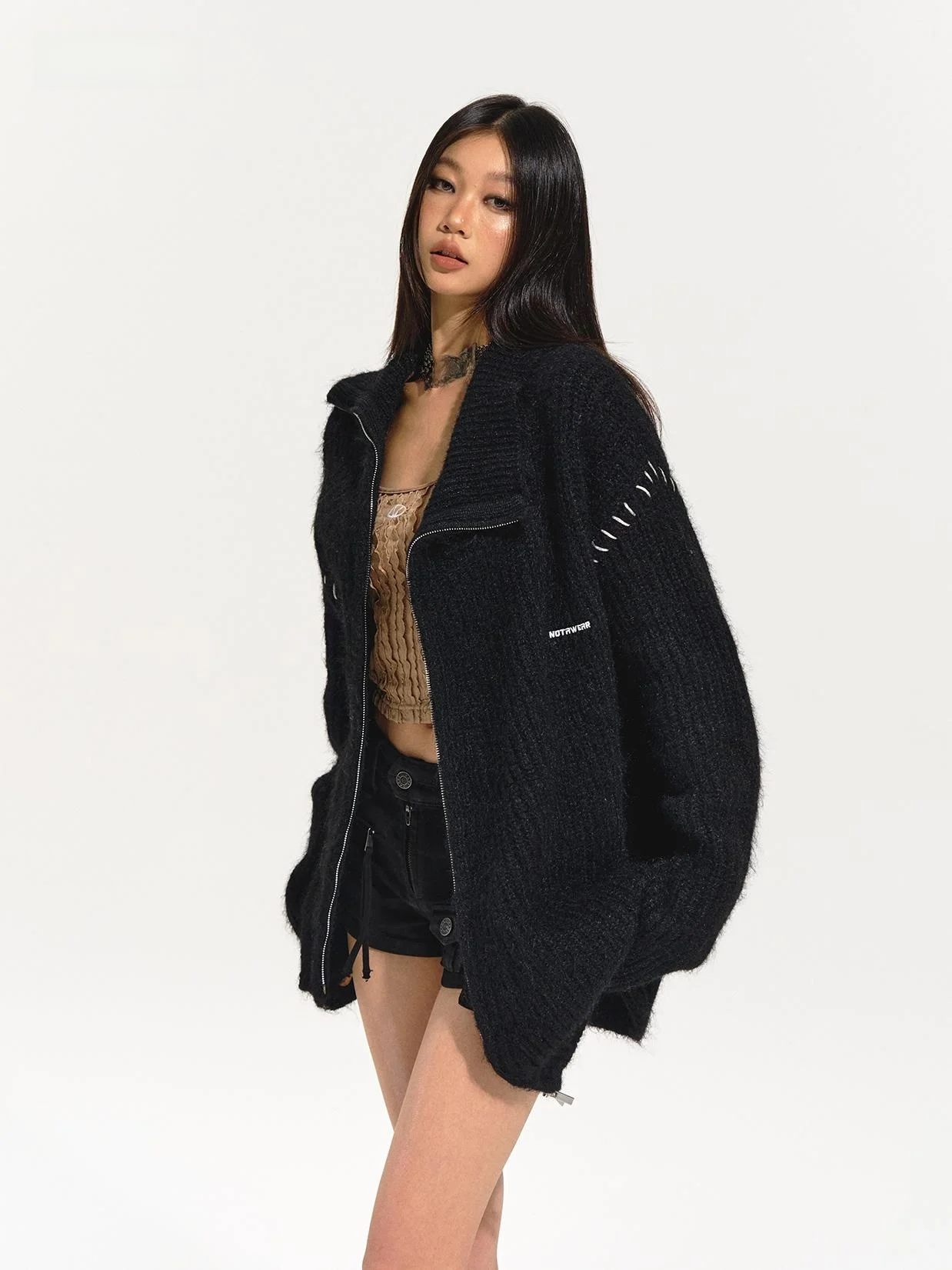 Химическая реакция Notawear не наддан! Длинный флисовый черно-белый свитер двойного