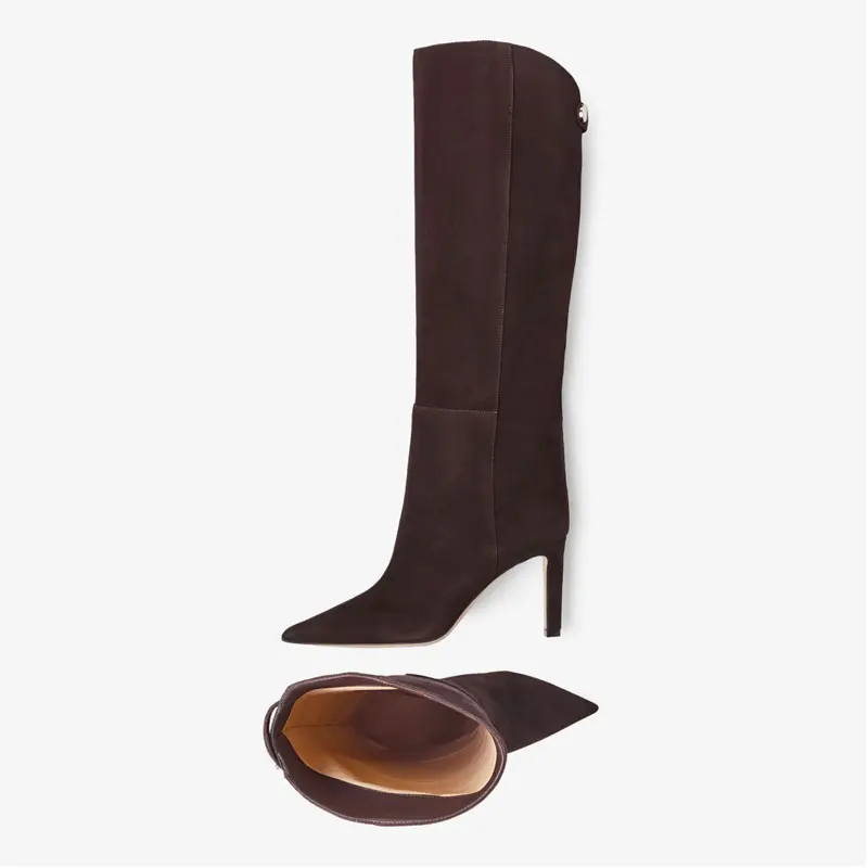 Женские сапоги до колена с острым носком и прямым рукавом