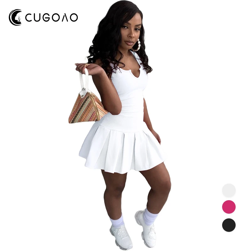 

Женский комплект из двух предметов: кроп-топ с V-образным вырезом и юбка