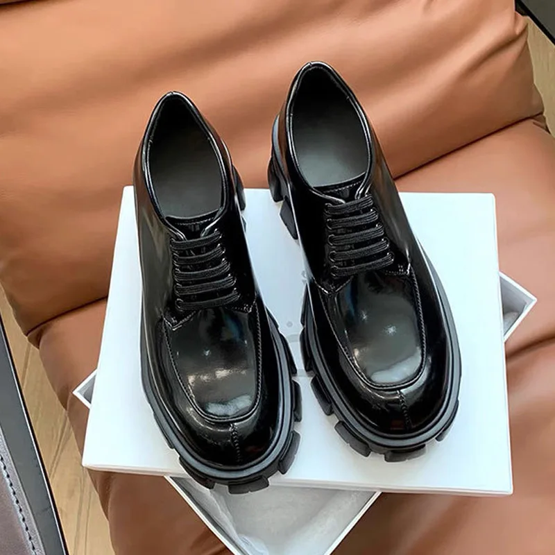 

2022 Black Punk Goth Designer High Heels Shoes Women Round Toe Street Style Chunky Heel Platform Women Loafers Shoes