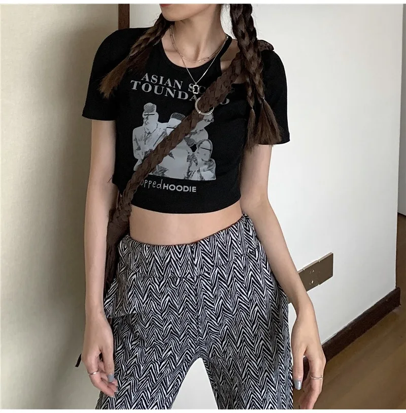 

Женская футболка с буквенным принтом, повседневный облегающий топ с коротким рукавом, круглым вырезом и контрастной строчкой, для лета