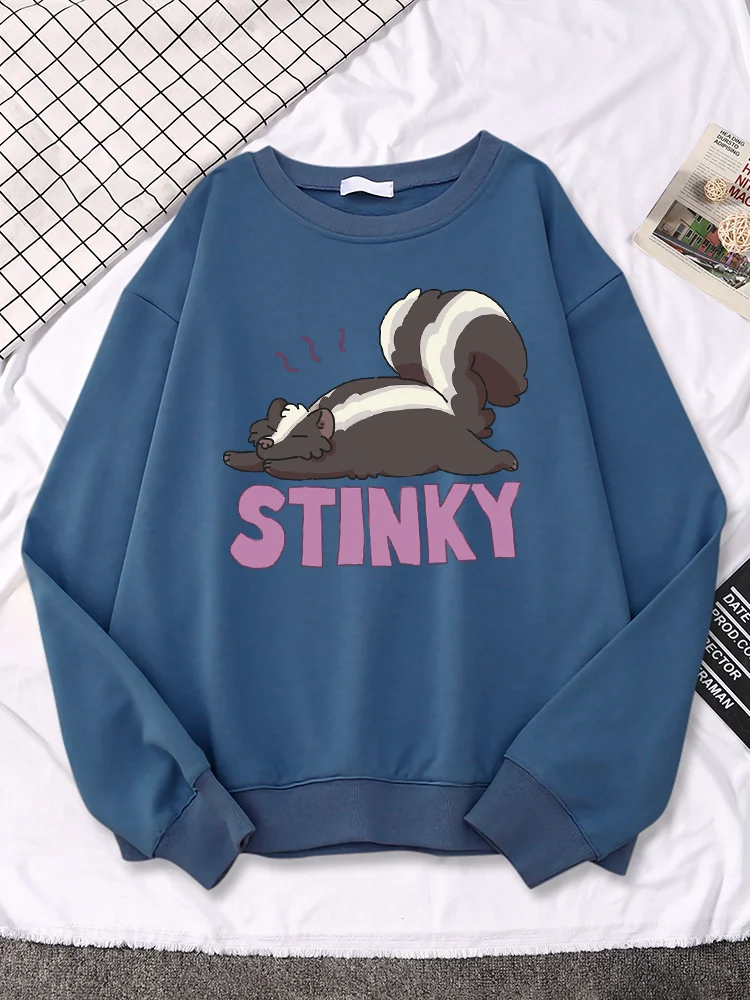 

Kawaii Skunk Sleeping Cartoons Printing Women Hoodie Autumn Fleece Warm Tops Cute Crewneck Clothes Comfortable Woman Sweatshirt