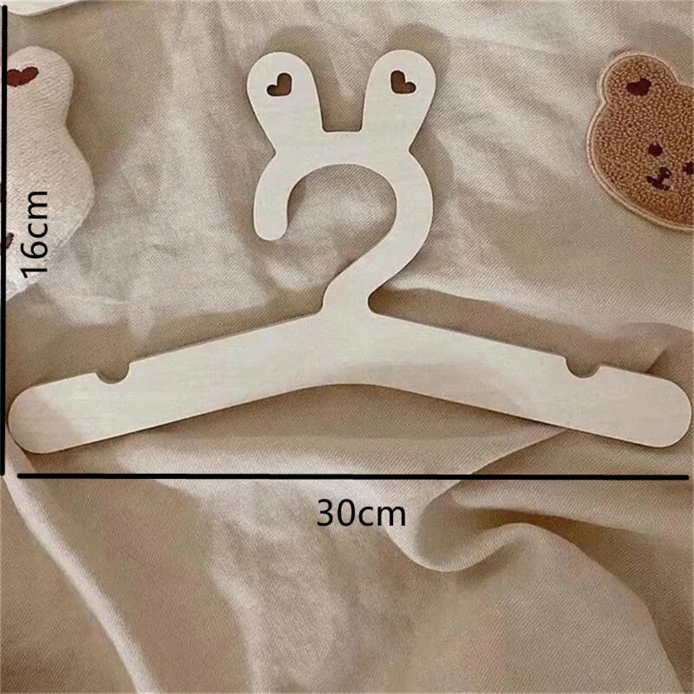 

Clothes Hanger Wood Cute Cartoon Shape Pollution-free Safe Natural Log Material Robe Hooks Wooden Bear Hanger Healthy Hanger