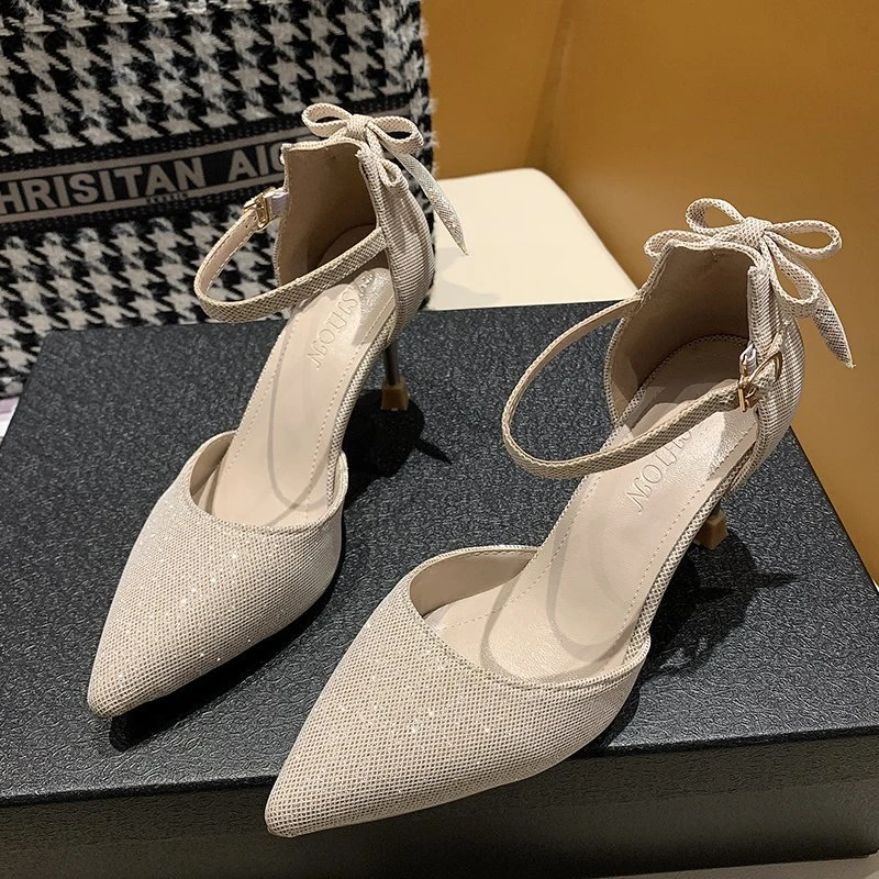 

2023 Summer New Fashion Slotted Button Strap Pointed Solid Bow Tie Sequin Slim Sandals Women's Outwear Versatile Banquet Shoes