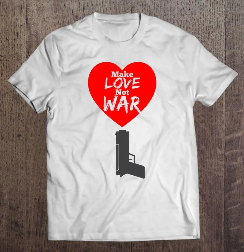 

Женская и мужская футболка с надписью «Make Love Not War Heart»