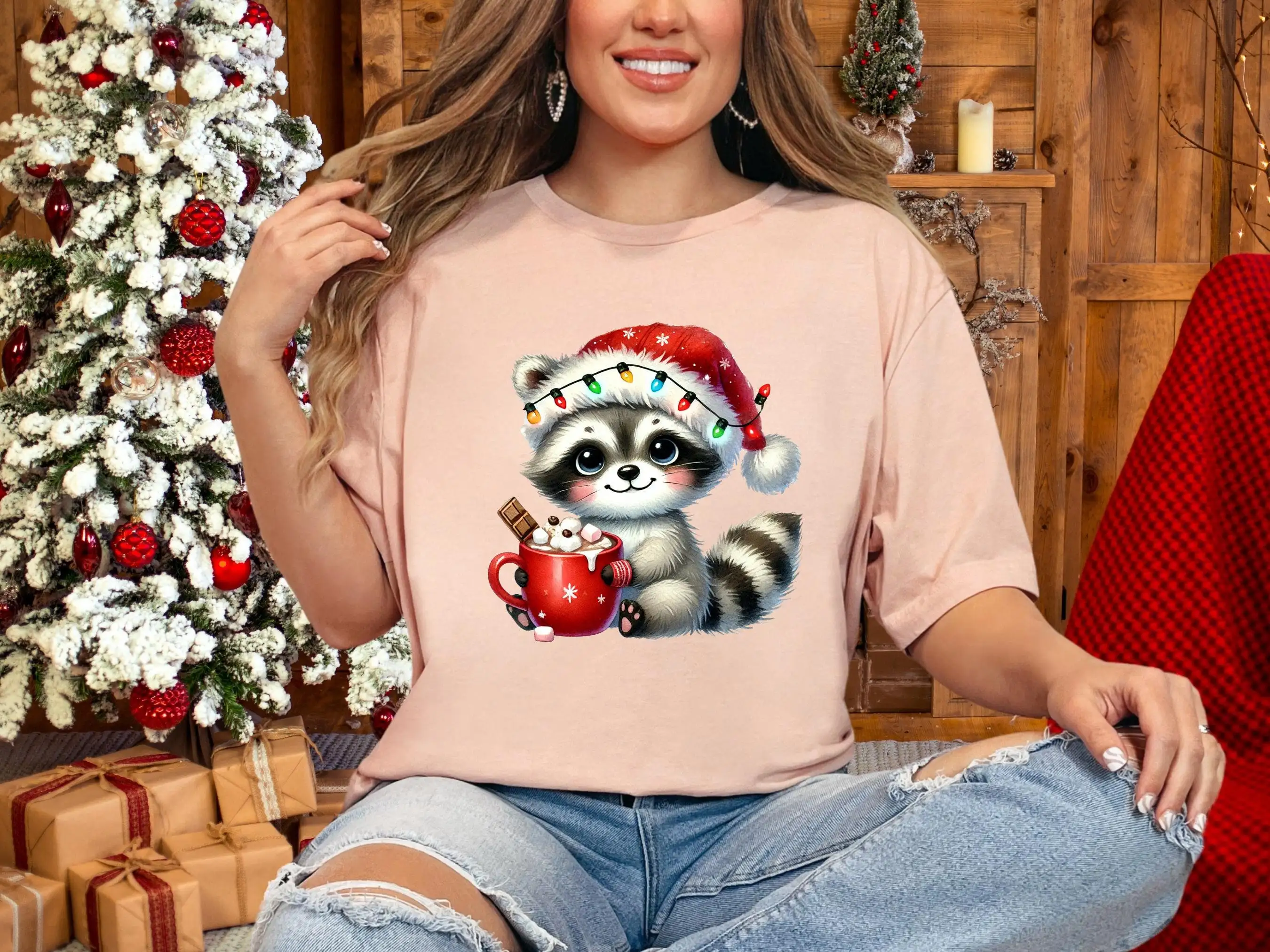 Футболка с горячим шоколадом и енотом очаровательный праздник для уютных ночей
