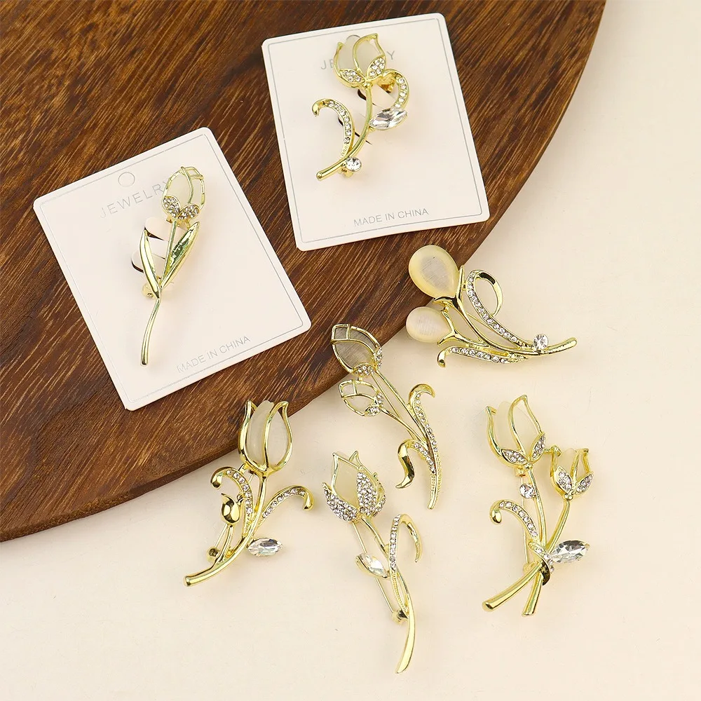 

Vintage Opal Rose Flower Brooches for Women Tulip Pins Elegant Rhinestone Leaves Brooch Jewelry Flower Corsage Suit Accessories