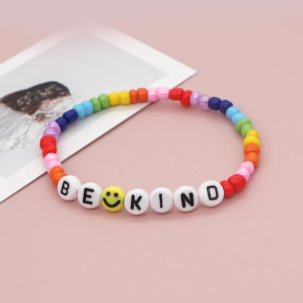 Женский браслет GO2BOHO BE KIND с буквенным принтом и смайликом, простые ювелирные изделия в богемном стиле CN 6O, разноцветные браслеты с бусинами ... (art.: 3920bfe324331) - 3920bfe324331