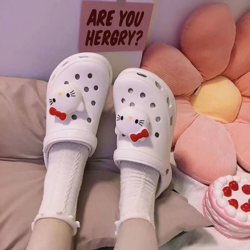 

Сандалии на низком каблуке, с мультяшным принтом Hellokittys