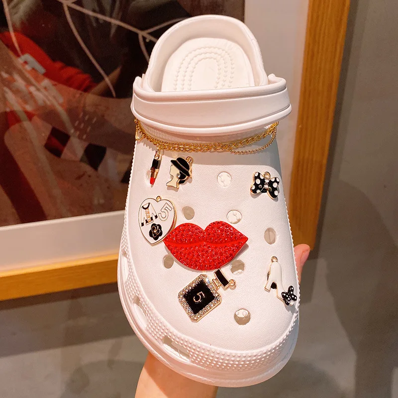 Vintage Fashion Croc Charms Designer Trend Quality Lipstick Pearl Pattern Elegant Women'S Summer Clroc Accessories