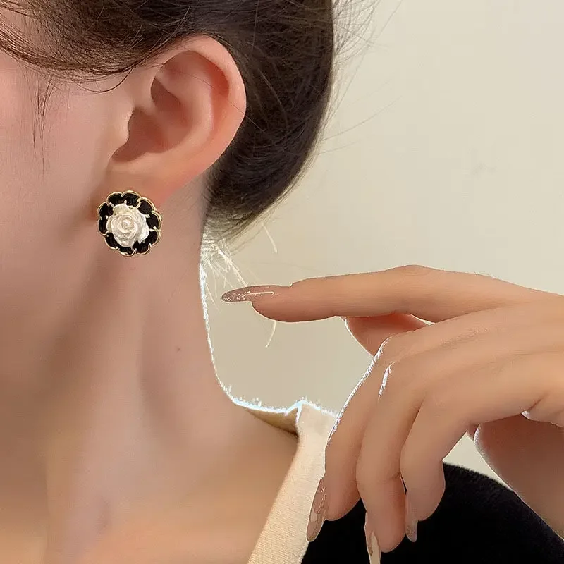 Новинка 2024 популярные аксессуары для ушей Классические клипсы французские