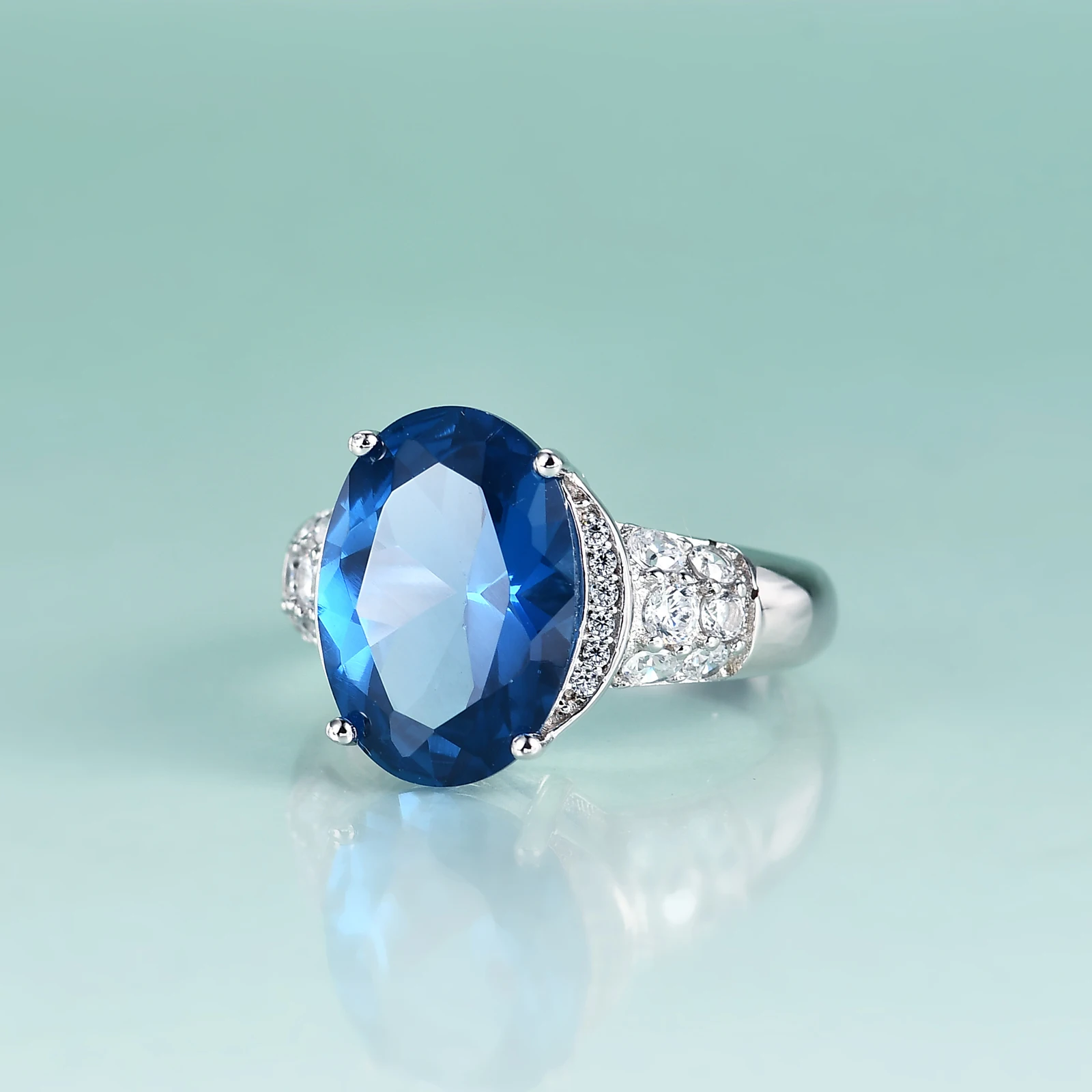 

Красота драгоценного камня, искусственное серебро, 4 карата, овальная огранка, лабораторное синее искусственное кольцо для женщин, современный роскошный стиль, изящные ювелирные кольца