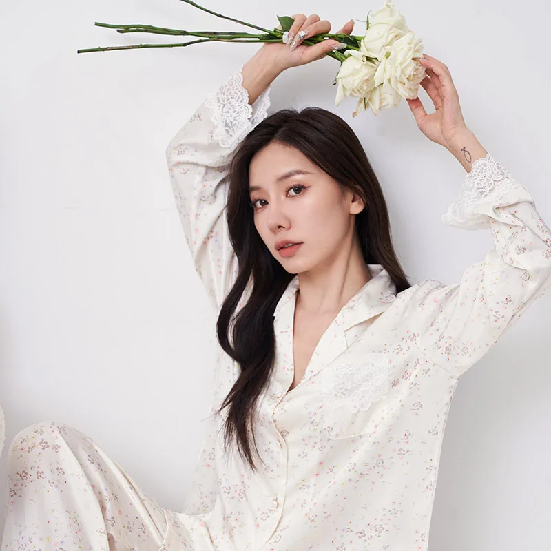 Пижама для женщин Новинка осени Современный Шелковый цветочный кружевной