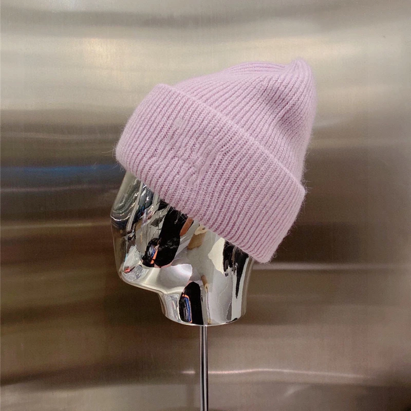

2024 модная дизайнерская зимняя женская шапка в итальянском стиле, вязаная Осенняя женская шапка с роскошной надписью мм, дизайнерская теплая шерстяная шапка