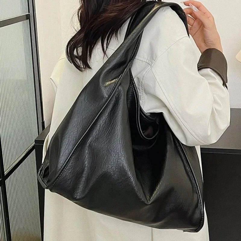 PU Solid Color Western Style 2024 New Women's Shoulder Bag Buckle Simple Fashionable Handbag Soft Versatile Commuting Tote