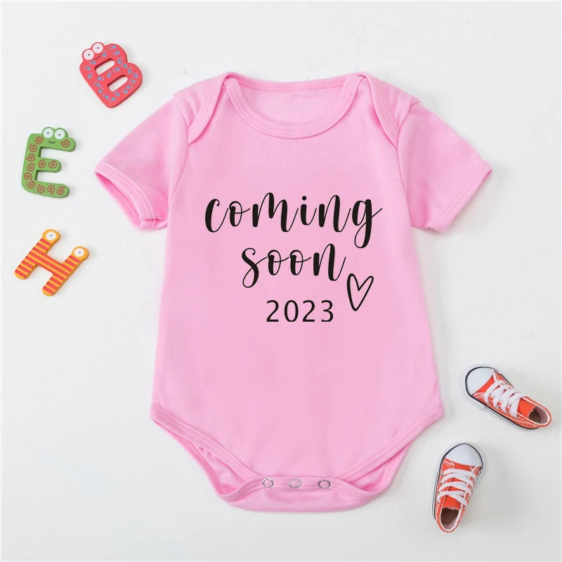 

0-24M Baby Announcement Coming Soon 2023 Newborn Baby Bodysuits Summer Boys Girls Romper Body Pregnancy Reveal Clothes