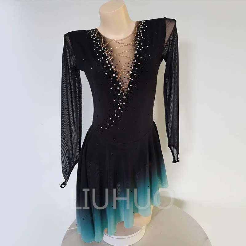 Детский костюм для катания на коньках