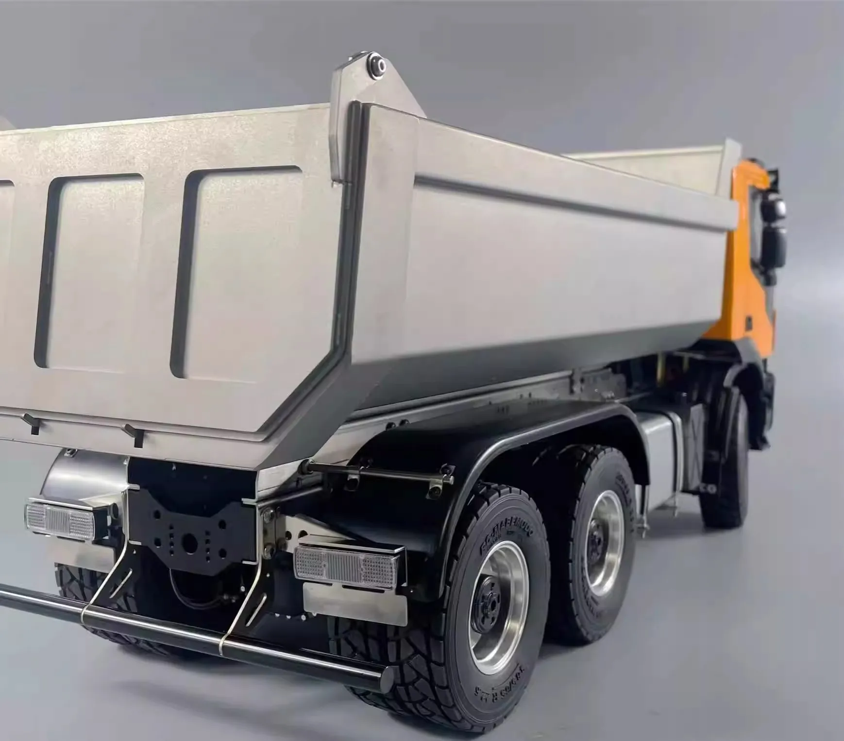 

Домашняя грязевая головка Fury Bear 1/14 саморазгрузка 6*6, пескоструйная обработка из нержавеющей стали, U-ковш для Tamiya Lesu для Scania Man