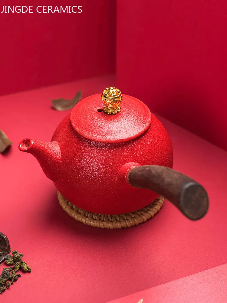 

Чайник керамический с ручкой из массива дерева, 230 мл