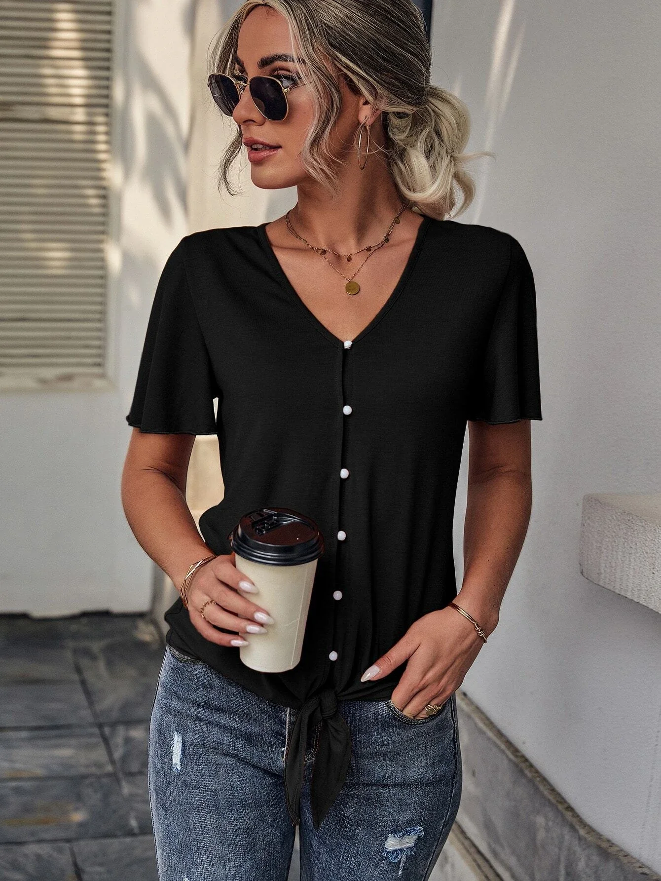 

Butterfly Sleeve Knot Hem Top