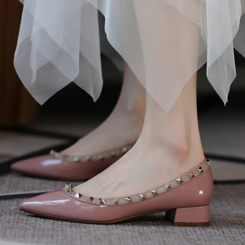 2023 Women High Heels shoes Designer Brand Pumps Rivets Pointed toe Casual Squar Heel 3cm Luxurys Leather Comfortable Office Sho