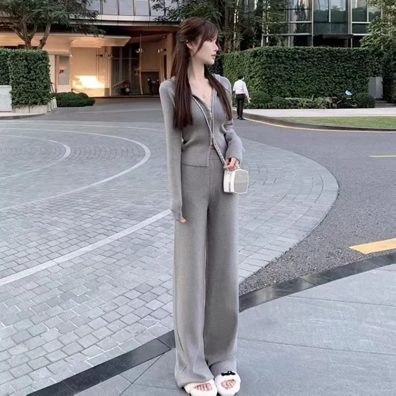 Женский спортивный костюм