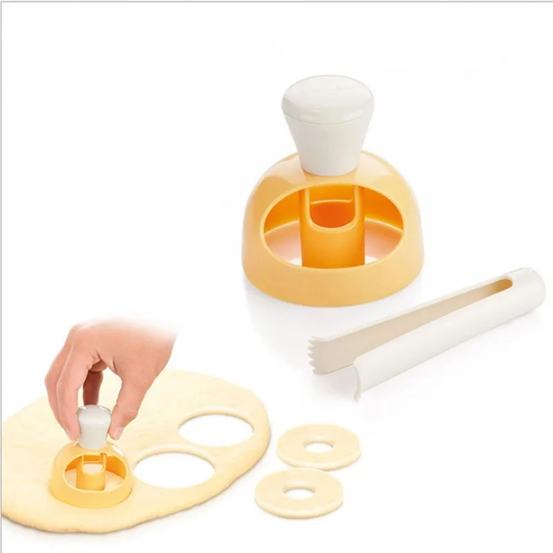 

High Quality Plastic Hollow Bread Mold With Dipping Tongs DIY Cake Donut Bread Pastry Mold Home Kitchen Baking Decoration Tools