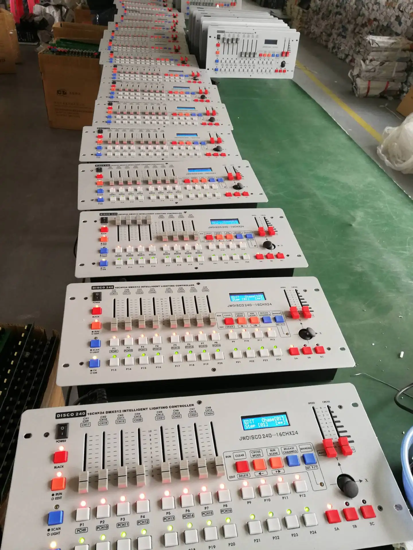 Профессиональный контроллер сценического освещения Ava 240 DMX (art.: 3920dc52e87a9) - 3920dc52e87a9