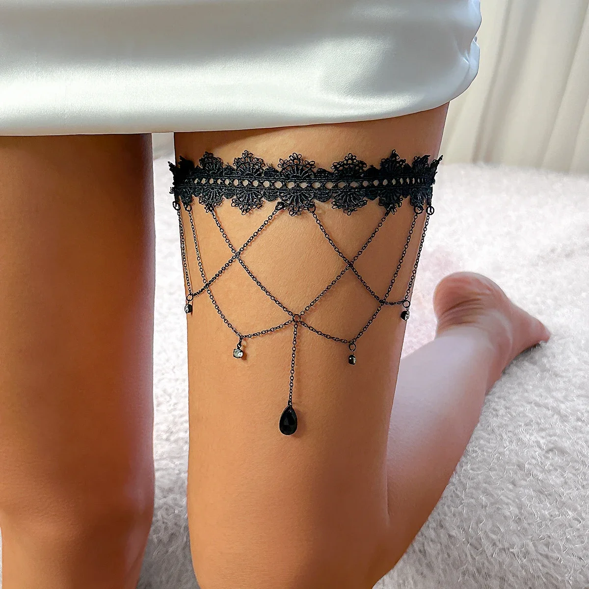 Фото Ingemark Boho эластичная лента, черная кружевная цепочка на бедро для женщин, бикини, летний фестиваль, вечерние украшения для тела, свадебные аксессуары, подарок №2