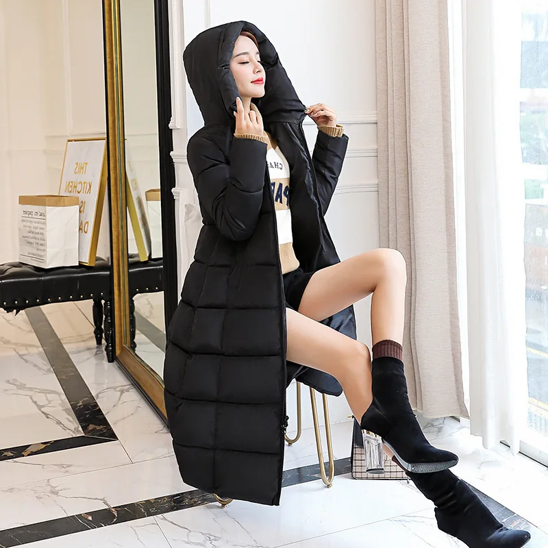 Женский длинный пуховик с капюшоном