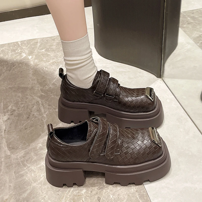 2024 новые дизайнерские модные брендовые туфли на плоской подошве женские осенние