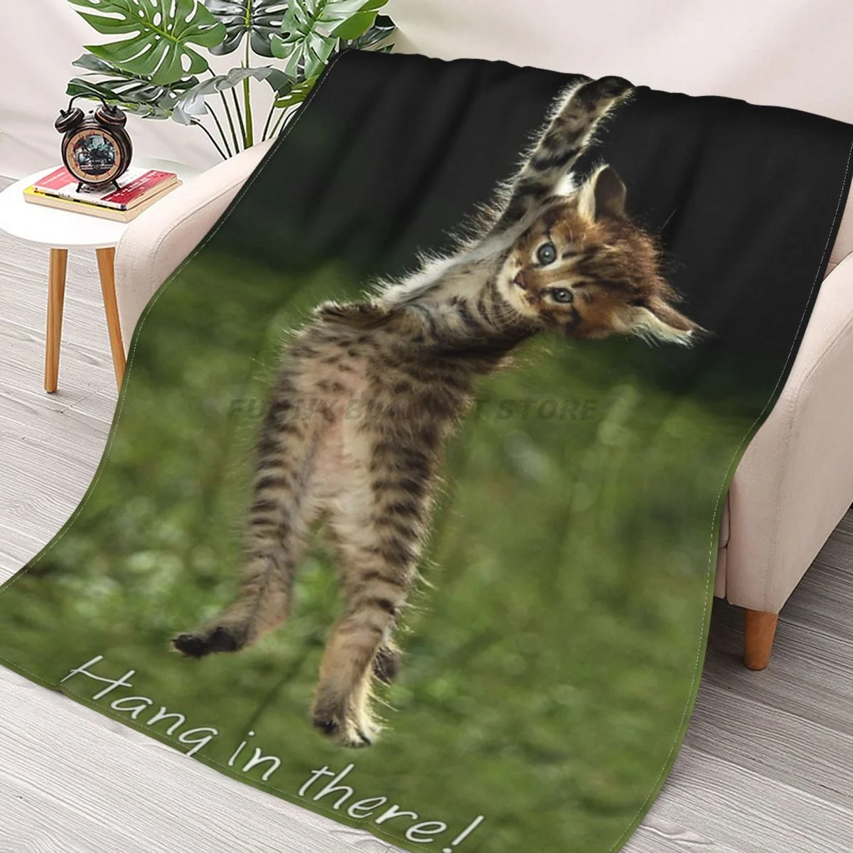 

Keith Gill The Roaring Kitty Hang In There (DFV) Throws Blankets Collage Flannel Ultra-Soft Warm picnic blanket bedspread