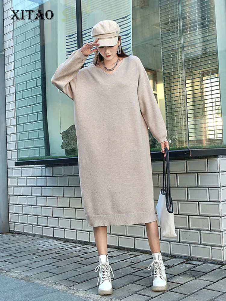 

XITAO однотонное вязаное платье в стиле пэчворк с разрезом сбоку, свободное платье с v-образным вырезом, осень 2022, Новое поступление, Повседнев...