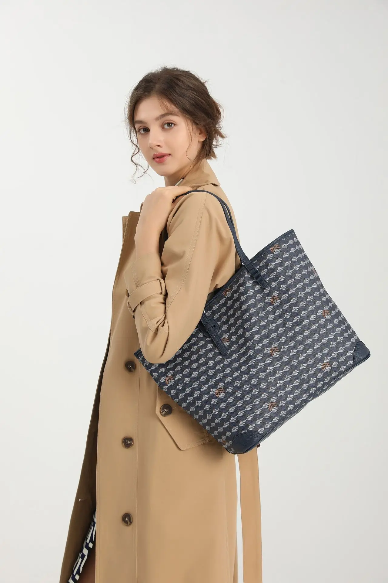 2023 New Genuine Leather Large Capacity Casual Totes High Quality Women Purse And Handbags Fashion Luxury Shoulder Messenger Bag