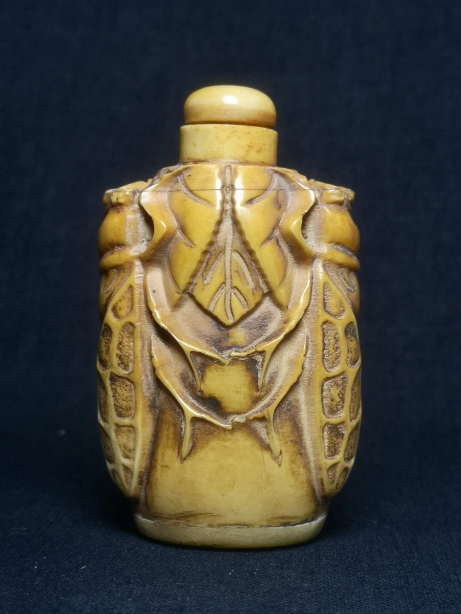 

CULTUER ART Collection Ornaments Asian China Old Hand Carved Lovely cicada statue Snuff Bottles Family Decoration gift