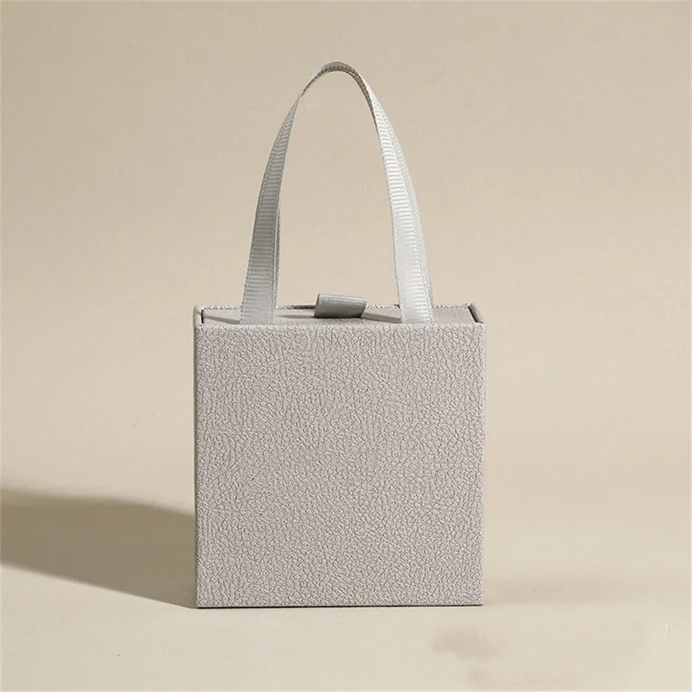 Шкатулка для украшений из крафт-бумаги