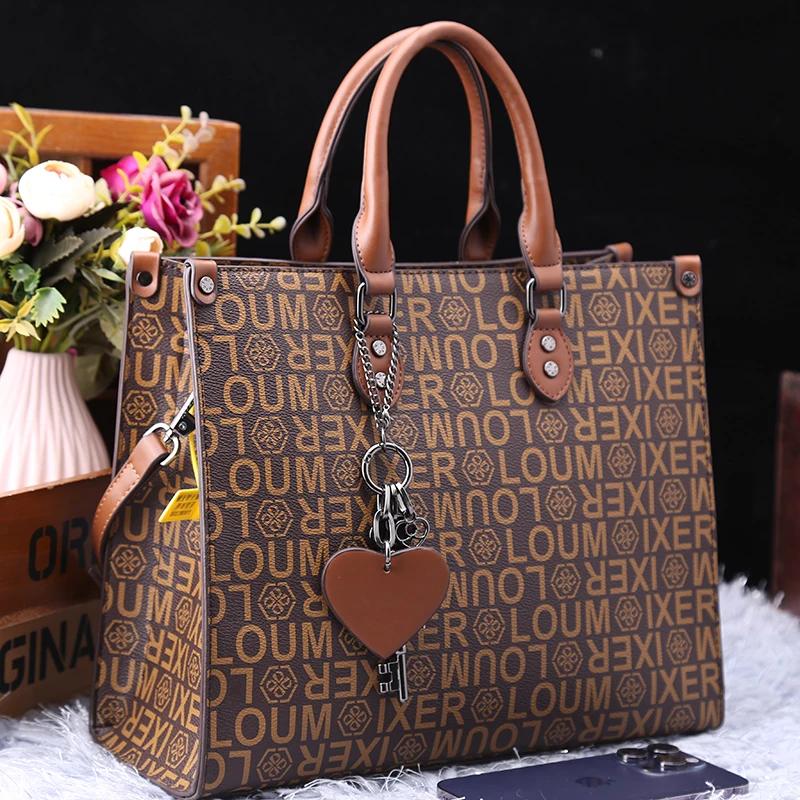 

IVK Luxury Women's Crystal Clutch Backpacks Bags Designer Round Crossbody Shoulder Purses Handbag Women Clutch Travel Tote Bag