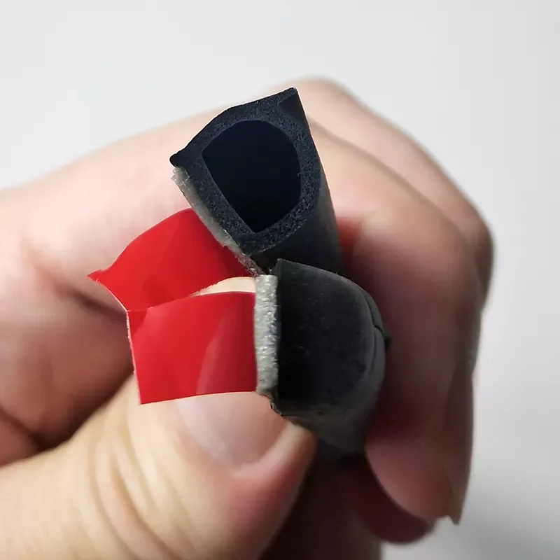 Рисунок 5 - Резиновая уплотнительная лента для автомобильной двери