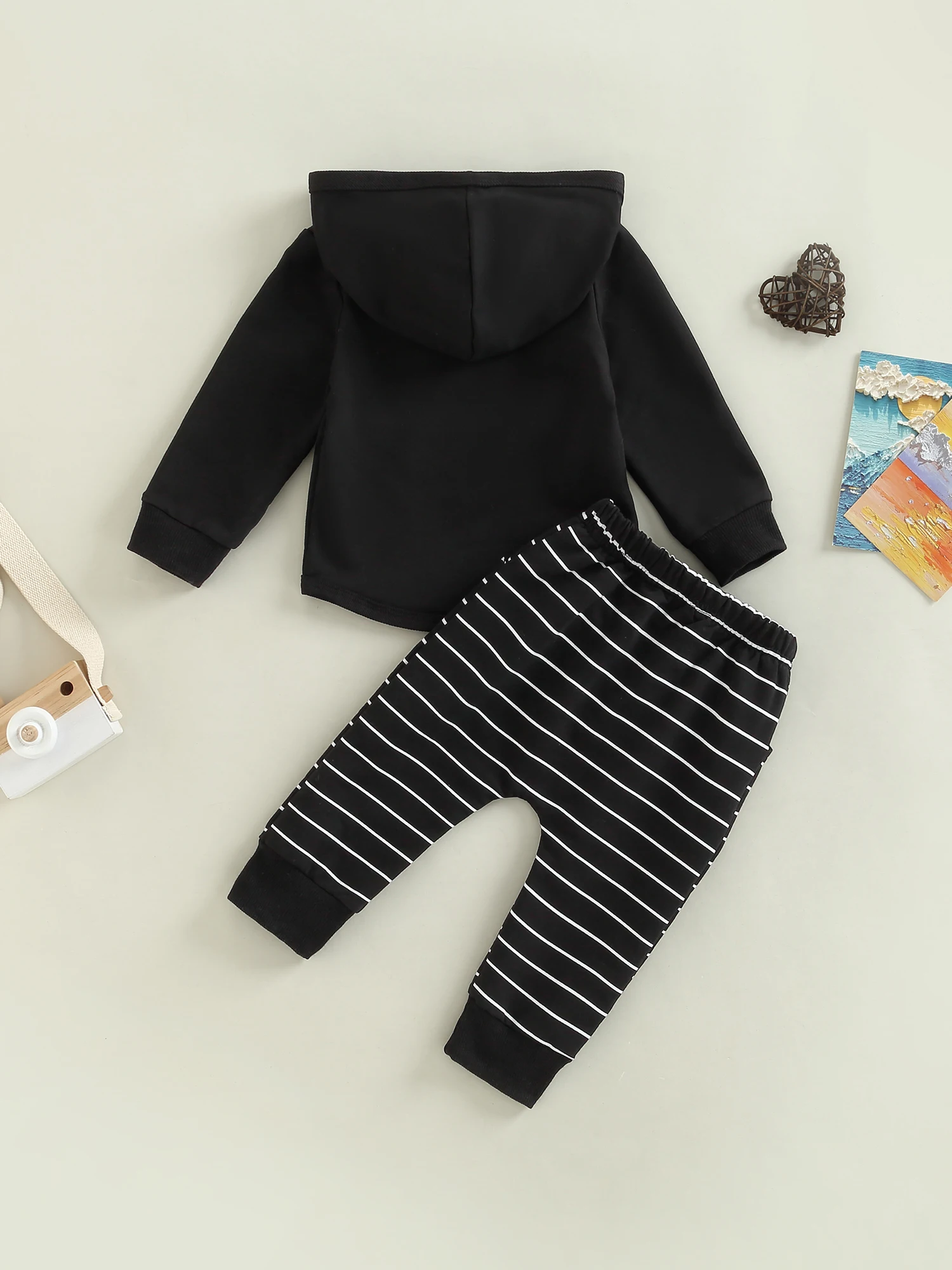 

Adorable Infant Girl Winter Set Fleece-lined Hooded Jacket with Floral Patchwork Cozy Leggings and Matching Beanie