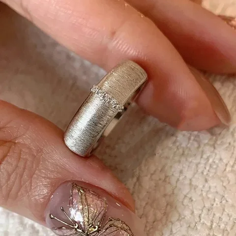 Винтажное матовое кольцо из матового металла для женщин и девочек, золотой цвет, текстура глазури, циркон, дизайн помолвки, ювелирные изделия, подарки