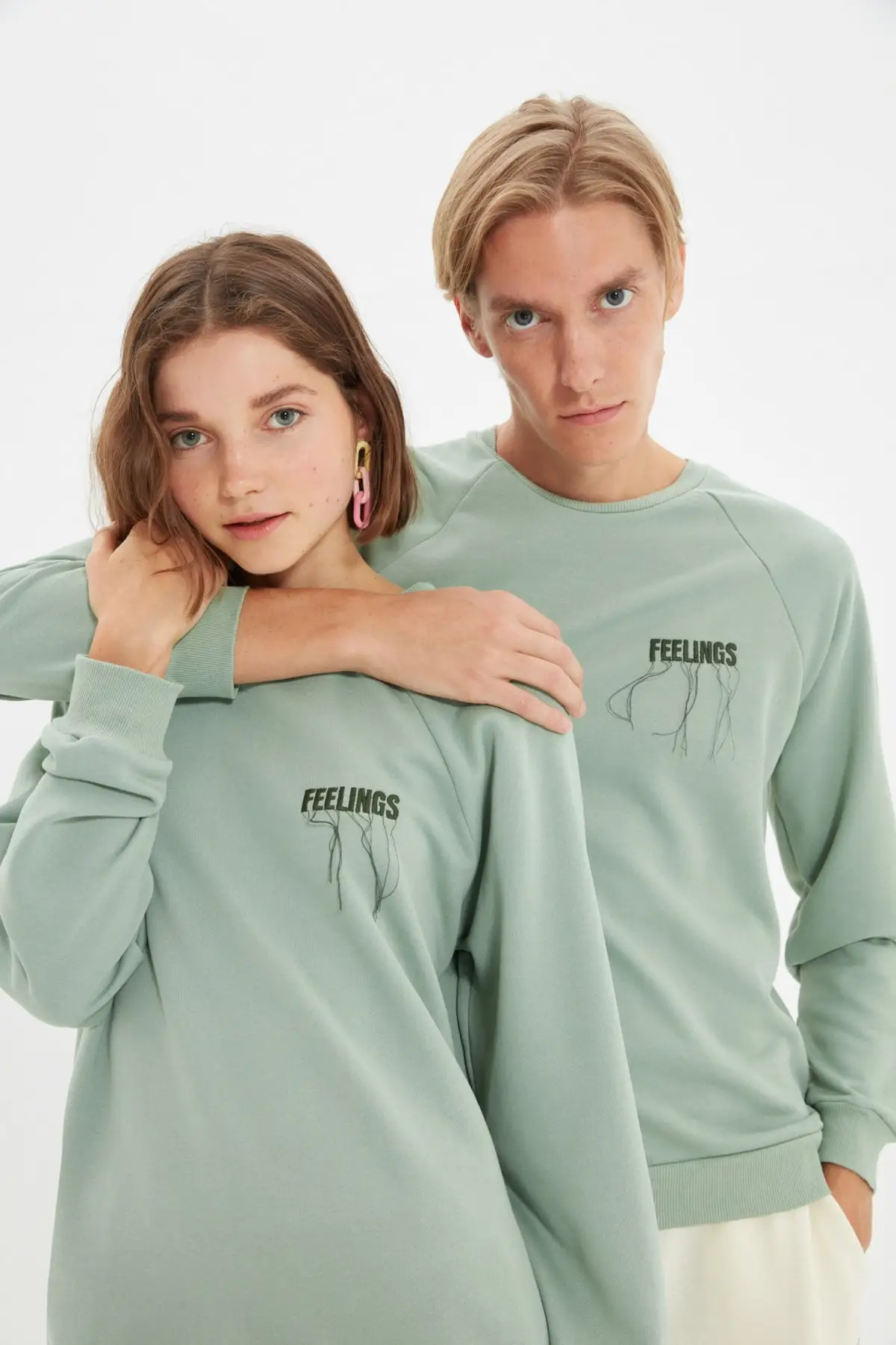 

Trendyol Unisex Raglan Sleeve Knitted Sweatshirts TMNAW22SW1450