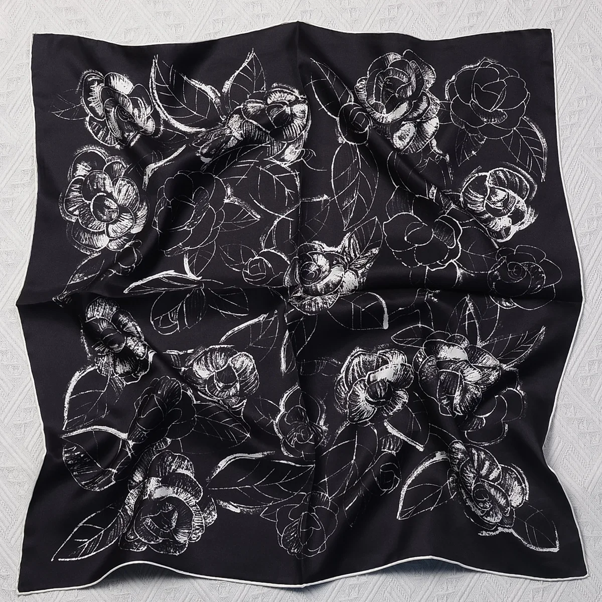 

2022 New 100% Twill Silk Mulberry 70CM Hand Rolled Square scarf Bandana Women Handkerchief Female Square Head Neck MufflerHijab