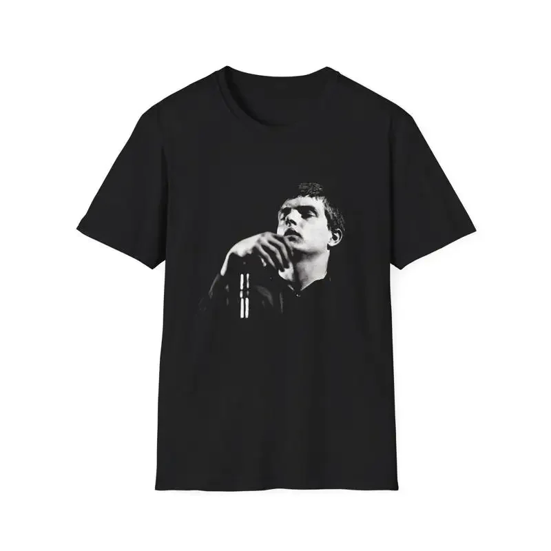 Фото Футболка с изображением Иана Кёртиса, певаца из группы Joy Division №1