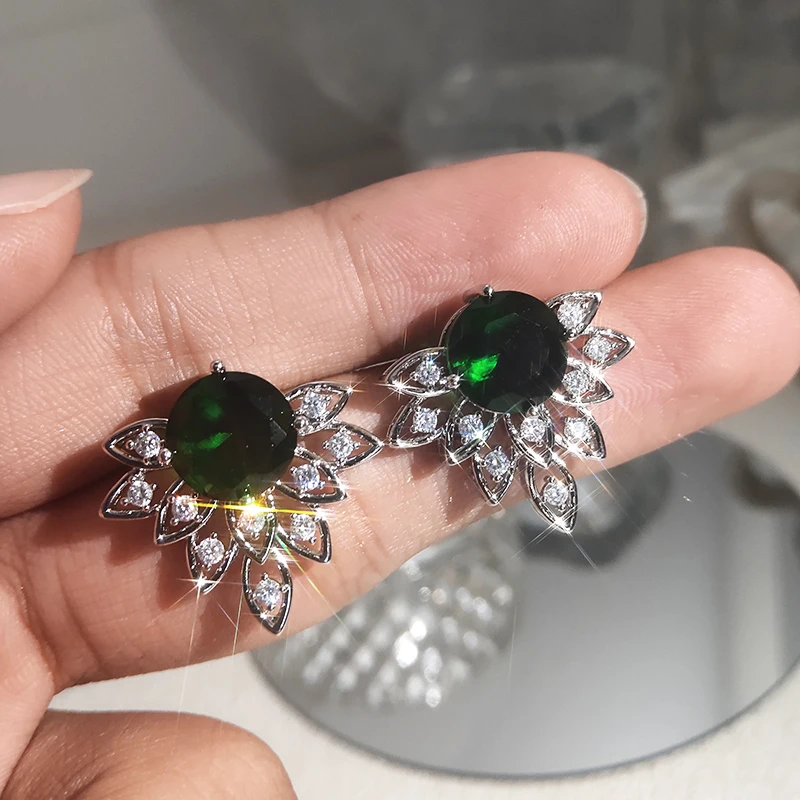 

Classic Leaf Shaped Design CZ Stud Earrings Shiny Green Silver Color Earring for Women Edgy Dinner Party Jewelry Gifts