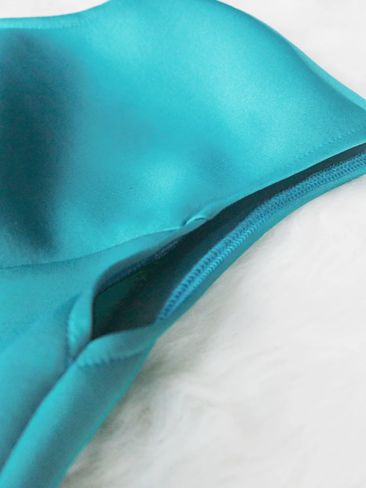 Соблазнительные облегающие платья с коротким рукавом разрезом на бедрах