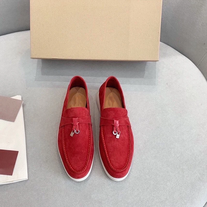 

Famous brand Designer Light Comfortable Vulcanized Flat Shoes For 2023 New Fashion Trend Buckle outdoors Red Women's Casual Shoe