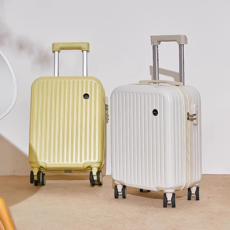 Чемодан на колесиках размер 18/20 дюймов цвет в ассортименте