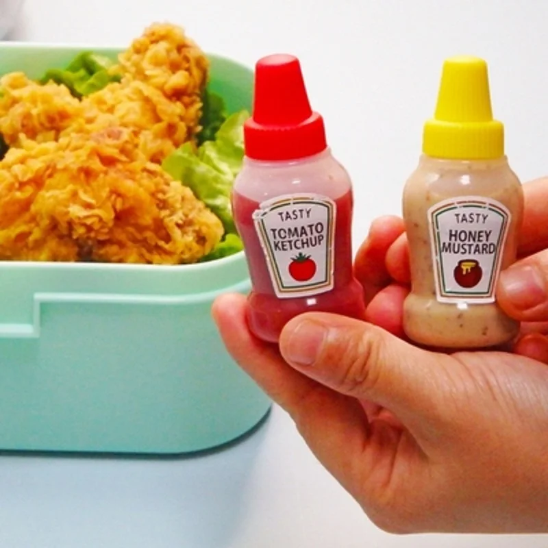 

2Pcs/Set 25ML Portable Sauce Bottle Tomato Ketchup Mustard Mayo Hot Sauces Small Condiment Container for Bento Box