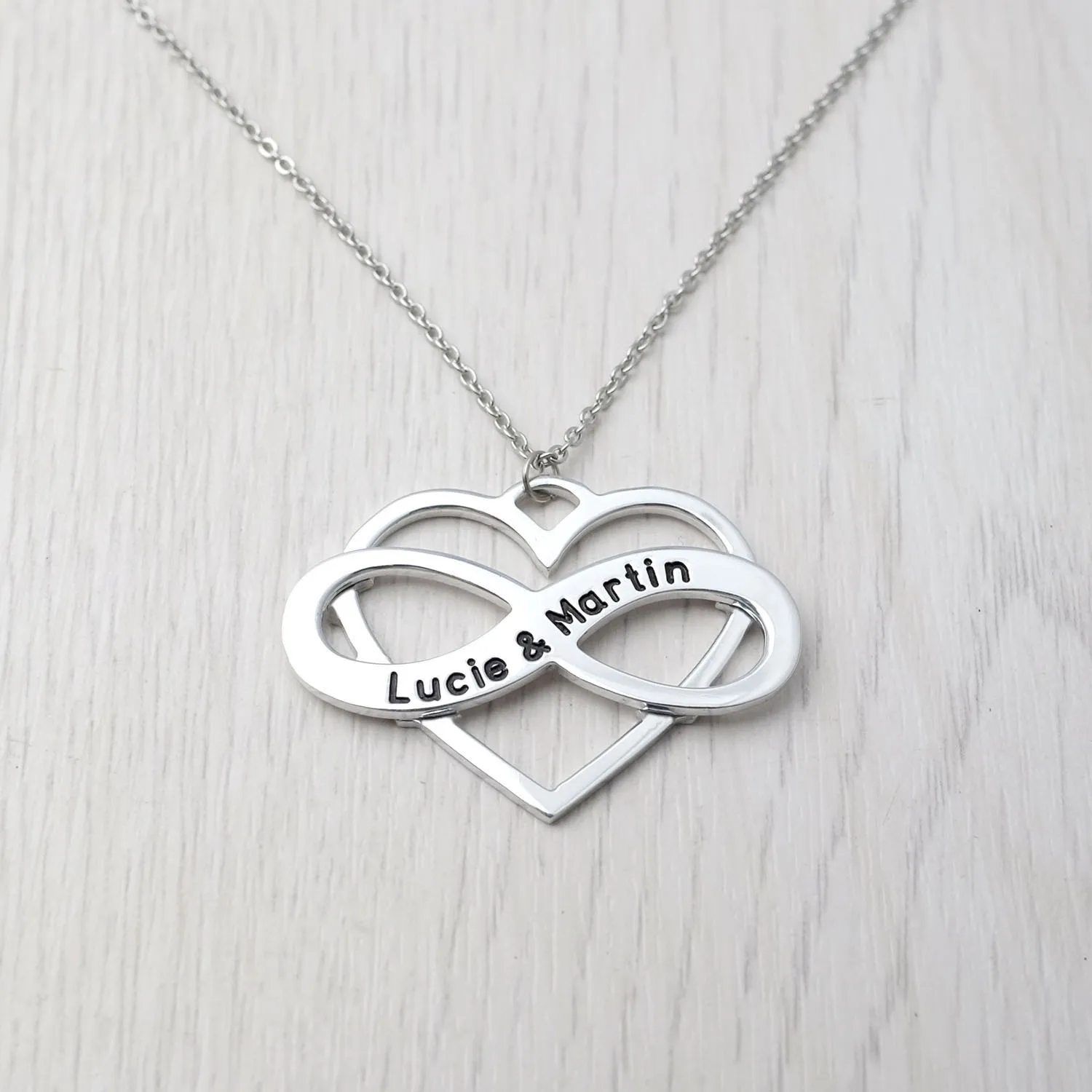 

Custom Infinity Names Necklace Personalized Necklaces Women Heart Pendant Couple Nameplate Customized Jewelry Gifts for Her Girl