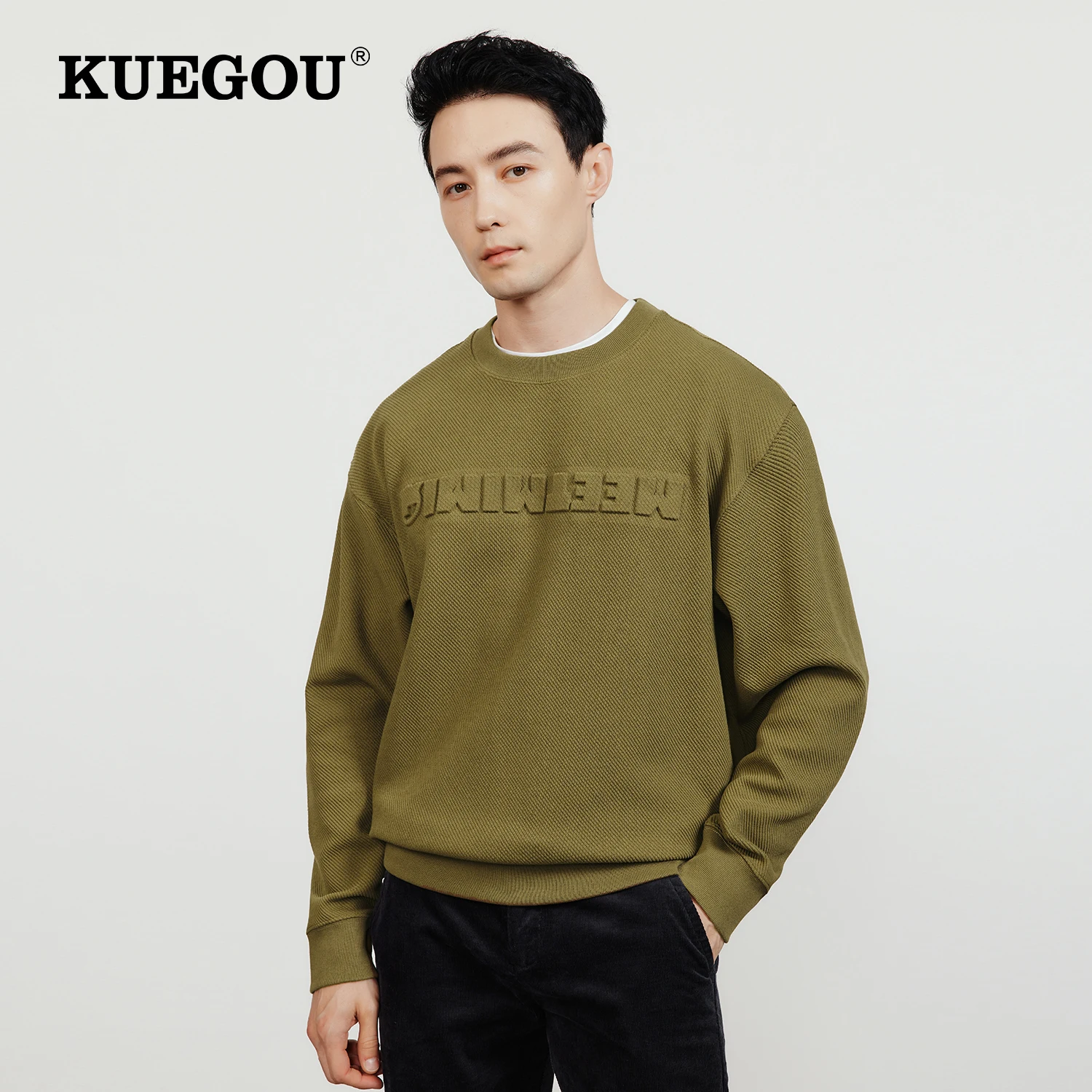 

KUEGOU 2022 Autumn Cotton Plain Print Black Sweatshirt Men Crewneck Slim Fashion For Male Streetwear Plus Size Clothing 27727